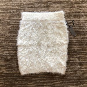 Women’s White Extremely Soft Knitted Skirt